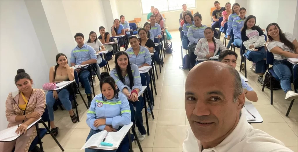 estudiantes técnico en seguridad ocupacional